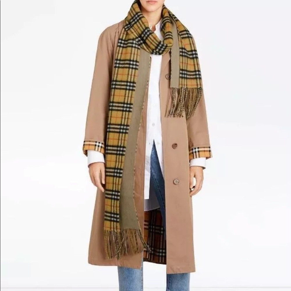 🎁HP🎁 BURBERRY Reversible Double-faced Cashmere Scarf - Picture 5 of 11